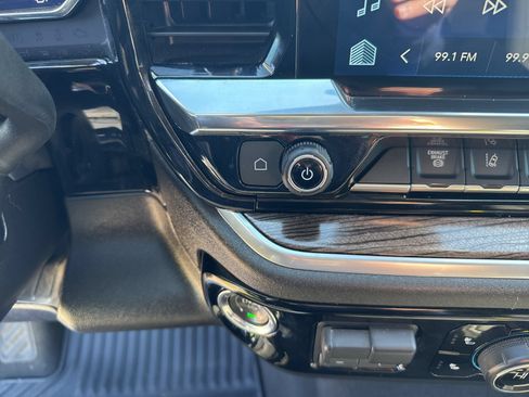 Used 2025 Chevrolet Silverado 2500 LT w/ Safety Package AWD/4WD image 30