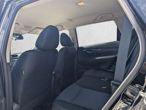 Used 2020 Nissan Rogue SV FWD image 13