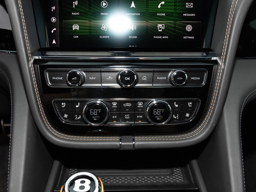 Used 2024 Bentley Bentayga Extended Wheelbase AWD/4WD image 46