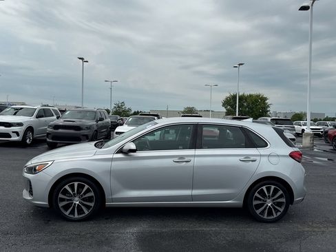 Used 2018 Hyundai Elantra GT FWD image 6