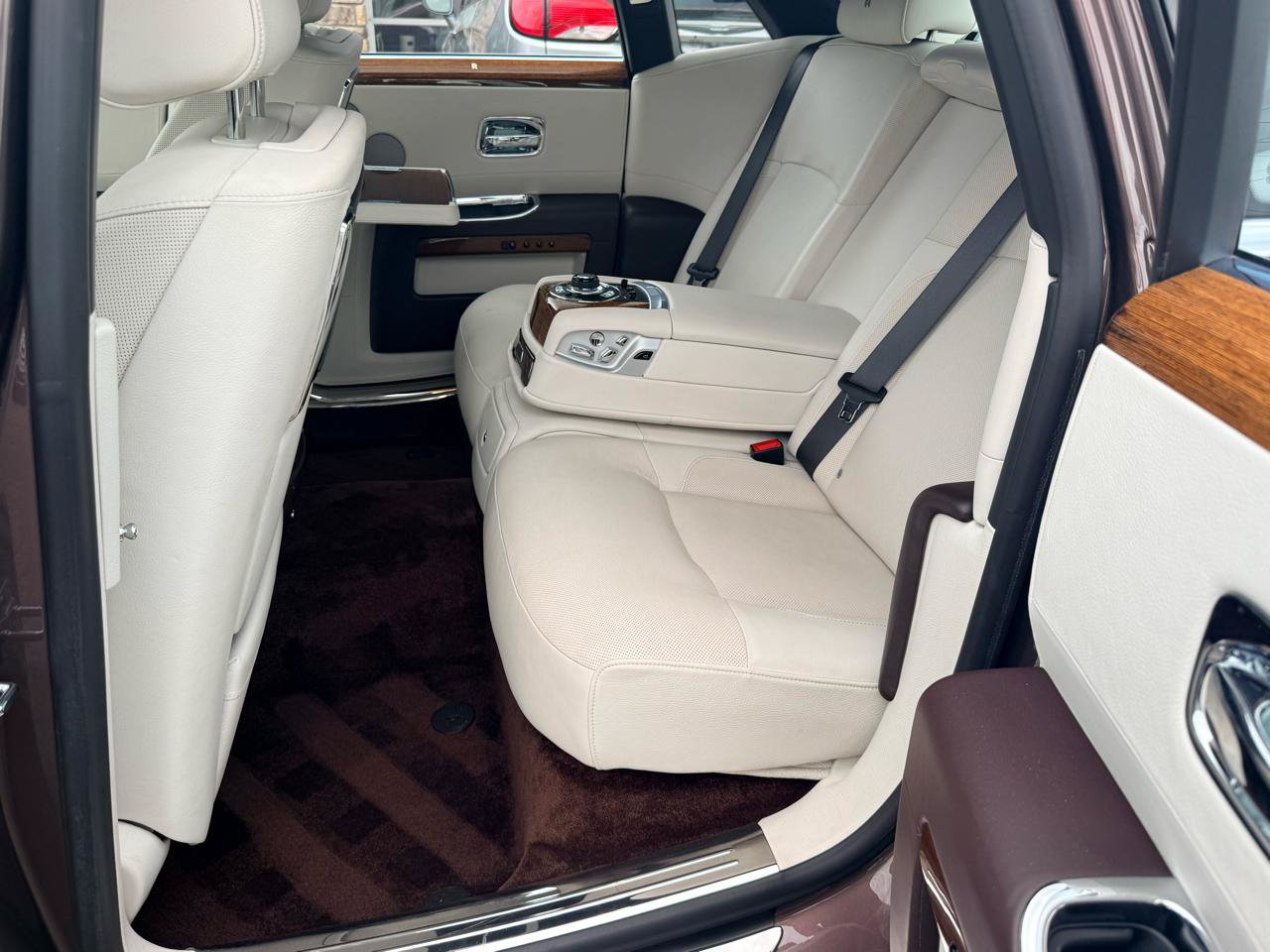 Used 2012 Rolls-Royce Ghost RWD image 34