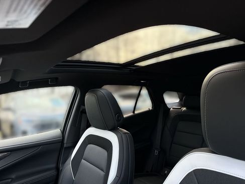 Used 2024 Chevrolet Blazer EV LT image 16