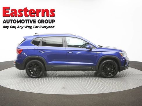 Used 2022 Volkswagen Taos SE w/ Panoramic Sunroof Package FWD image 45