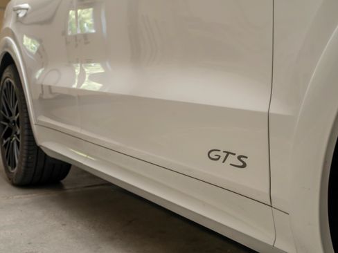 Used 2021 Porsche Cayenne GTS AWD/4WD image 13