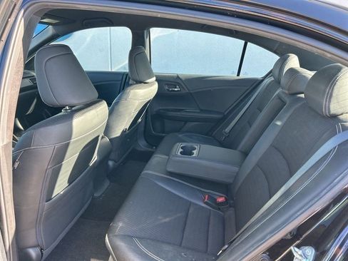 Used 2016 Honda Accord Sport image 8