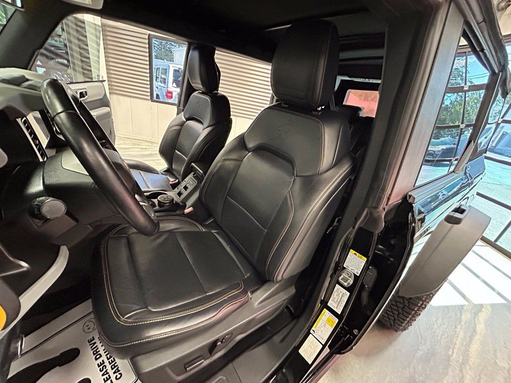 Used 2021 Ford Bronco Badlands w/ Sasquatch Package AWD/4WD image 7