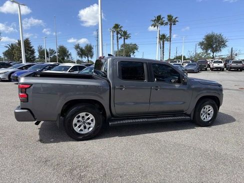 Used 2024 Nissan Frontier SV w/ Tow Package image 2