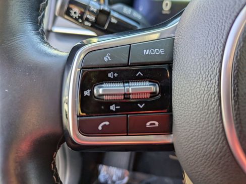 Used 2023 Kia Sorento SX Prestige image 18