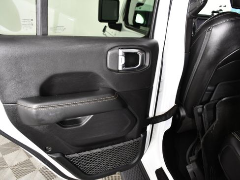 Used 2021 Jeep Gladiator Overland AWD/4WD image 49