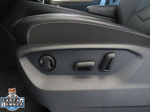 Used 2025 Volkswagen Atlas SE image 13