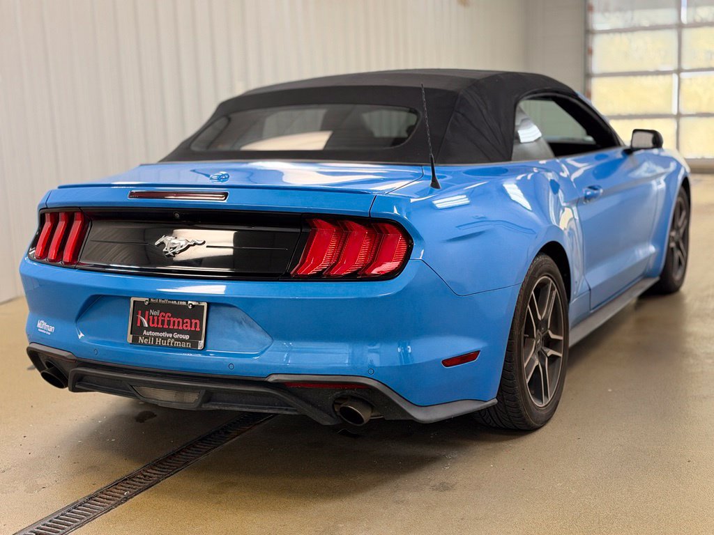 Used 2022 Ford Mustang Premium RWD image 5