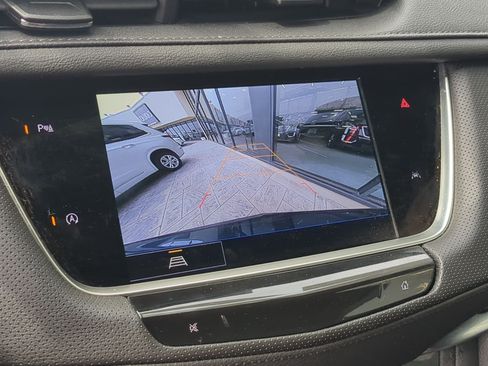 Used 2025 Cadillac XT6 Luxury w/ LPO, Floor Liner Package AWD/4WD image 13