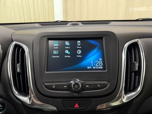 Used 2018 Chevrolet Equinox LT FWD image 34