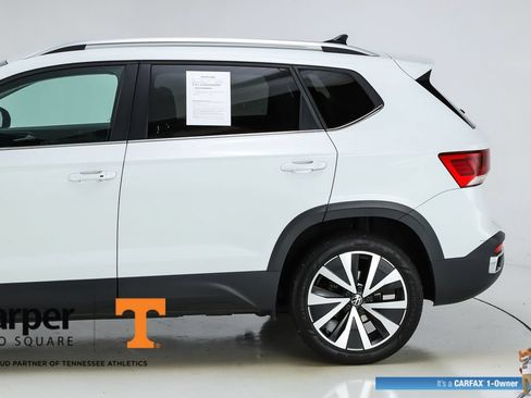 Used 2024 Volkswagen Taos SE FWD image 4
