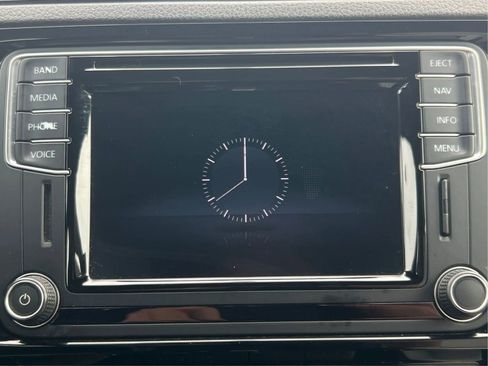 Used 2016 Volkswagen Jetta Sport FWD image 13