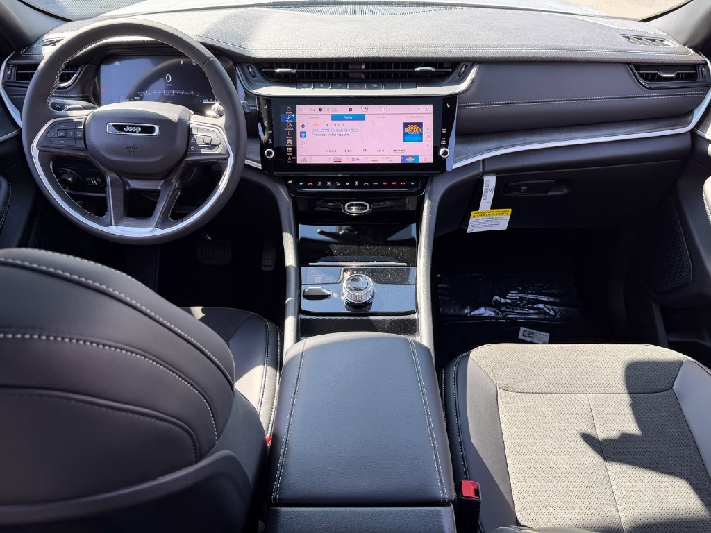 New 2026 Jeep Grand Cherokee Altitude AWD/4WD image 17