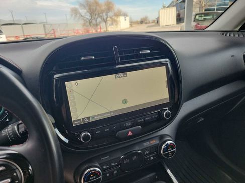 Used 2023 Kia Soul GT-Line image 16