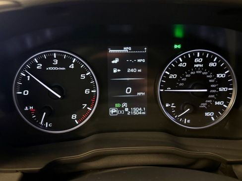 Used 2024 Subaru Crosstrek 2.0i Premium w/ Popular Package #4 image 9