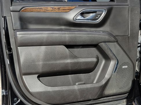 Used 2021 Chevrolet Tahoe Premier w/ Premium Package image 11