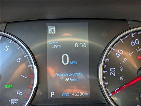 Used 2022 Toyota RAV4 XLE Premium FWD image 10