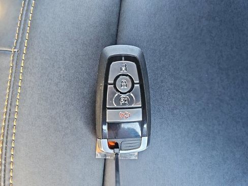 Used 2023 Ford Bronco Badlands image 38