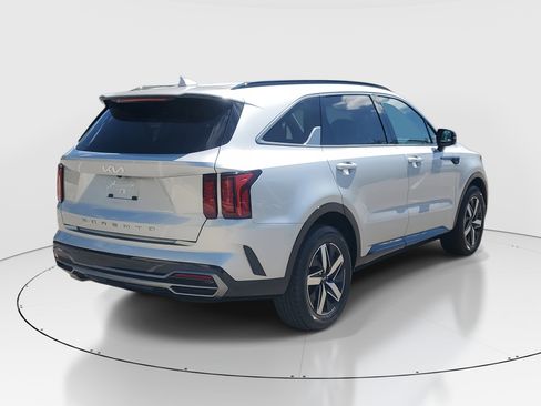 Used 2022 Kia Sorento S image 3