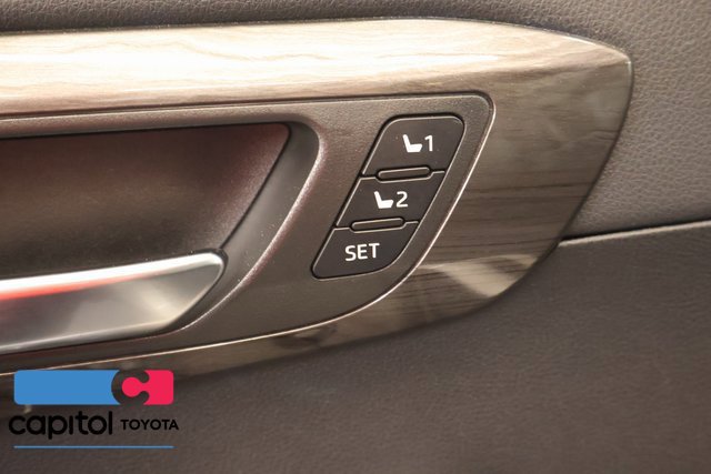 Used 2022 Toyota Highlander Limited AWD/4WD image 11
