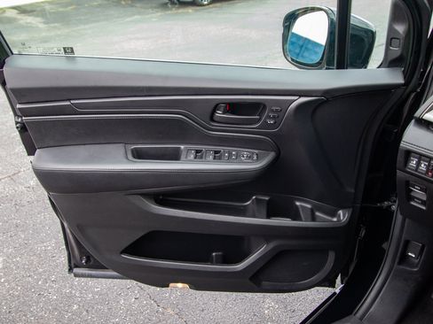 Used 2025 Honda Odyssey Sport-L image 11