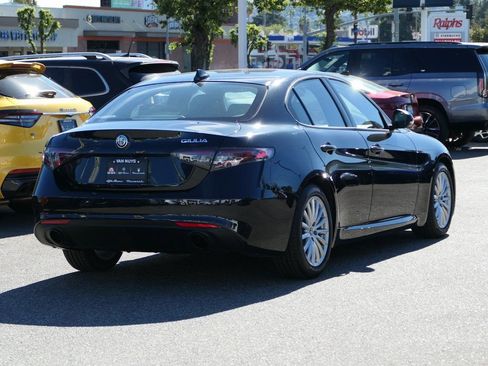 New 2024 Alfa Romeo Giulia Sprint image 5