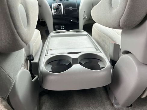 Used 2010 Toyota Sienna LE image 23