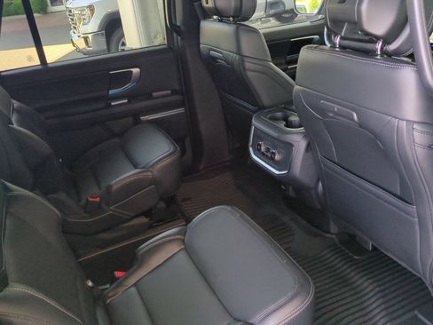 Used 2026 Ford Expedition Max Platinum w/ Stealth Appearance Package AWD/4WD image 18