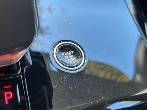 Used 2025 Land Rover Range Rover Sport SE image 54