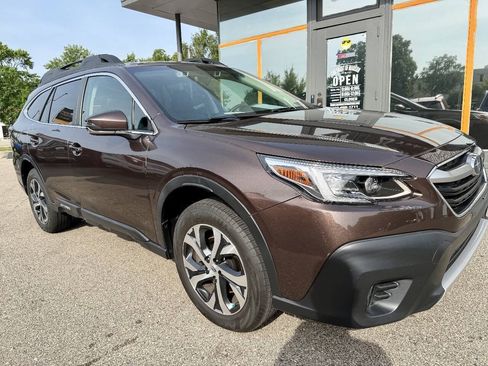 Used 2022 Subaru Outback Limited AWD/4WD image 4