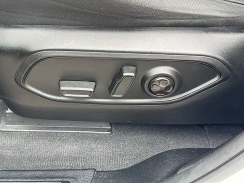 Certified 2023 Jeep Grand Cherokee Laredo RWD image 10