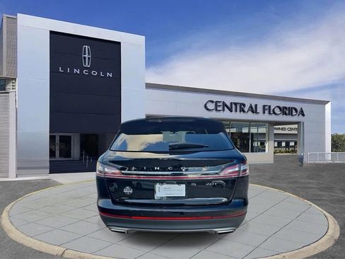 Used 2020 Lincoln Nautilus FWD image 4