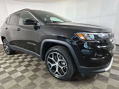 Used 2024 Jeep Compass Limited w/ Sun and Sound Group AWD/4WD image 2