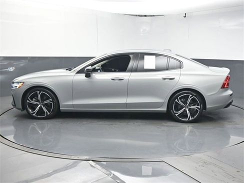 Certified 2024 Volvo S60 B5 Core image 5