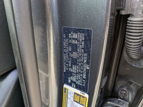 Certified 2025 Kia Soul LX FWD image 36