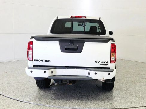 Used 2021 Nissan Frontier SV w/ Midnight Edition Floor Mats AWD/4WD image 6