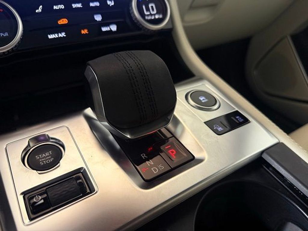 Certified 2026 Jaguar F-PACE R-Dynamic S AWD/4WD image 16