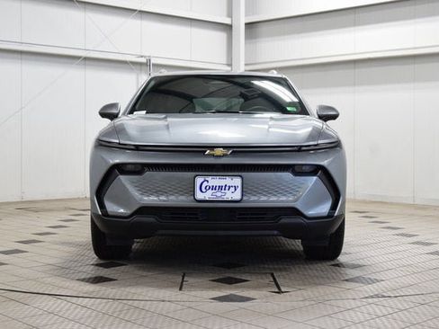 New 2026 Chevrolet Equinox EV LT image 2