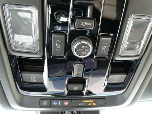 New 2026 Chevrolet Suburban High Country AWD/4WD image 28