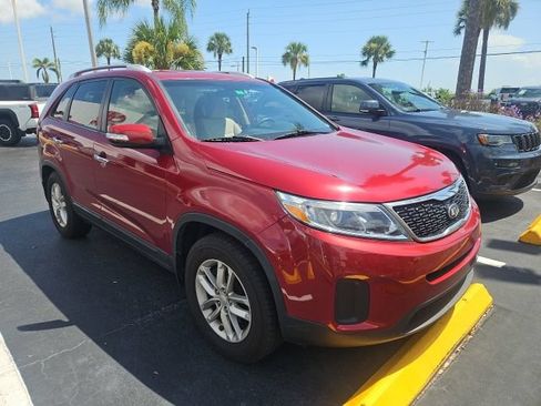 Used 2014 Kia Sorento LX FWD image 3