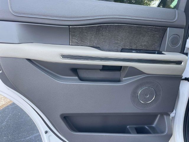 Used 2018 Ford Expedition Limited w/ Equipment Group 302A RWD image 12
