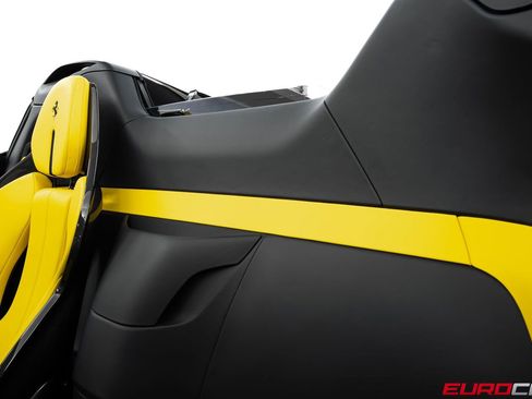 Used 2024 Ferrari SF90 Spider image 43