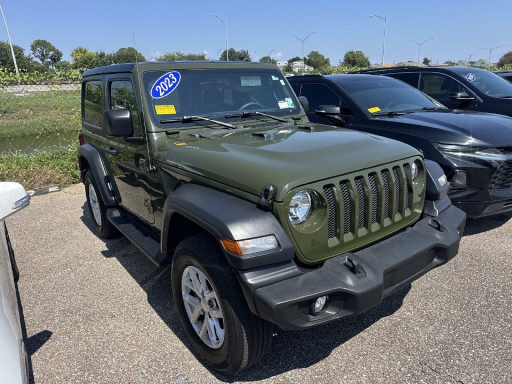 Used 2023 Jeep Wrangler Sport AWD/4WD image 2