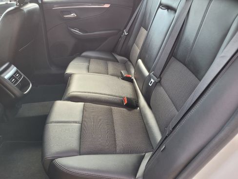 Used 2016 Chevrolet Impala LT w/ Convenience Package FWD image 34