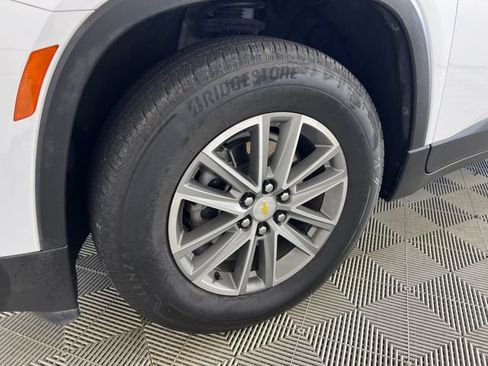 Used 2023 Chevrolet Traverse LT w/ LPO, Cargo Package FWD image 25