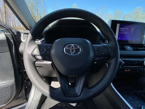 Used 2025 Toyota RAV4 XLE image 29