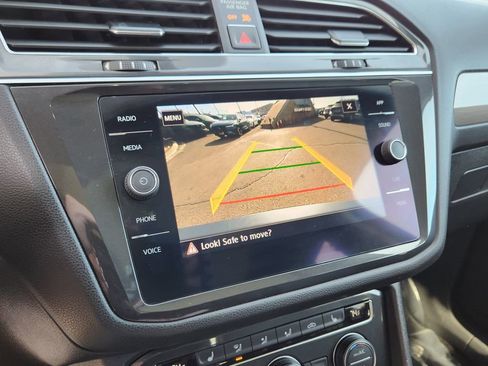 Used 2018 Volkswagen Tiguan SE w/ Panoramic Sunroof Package image 8